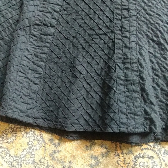 Unique black skirt - Picture 3 of 3